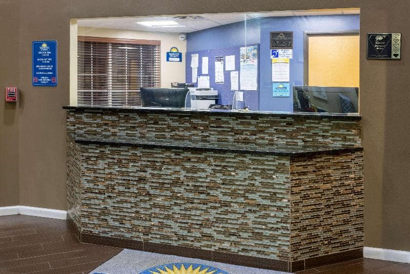 Days Inn & Suites by Wyndham Cherry Hill - Philadelphia 5