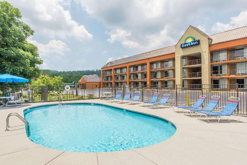 Days Inn By Wyndham Knoxville East 4