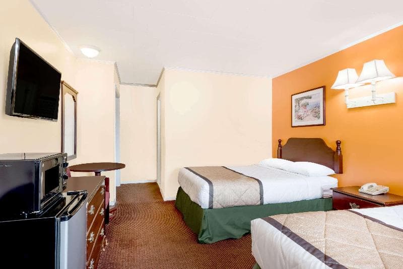 Knights Inn Mifflintown 5