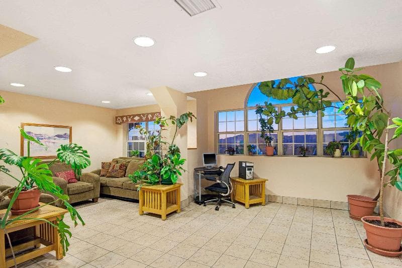 Microtel Inn & Suites by Wyndham Albuquerque West 5