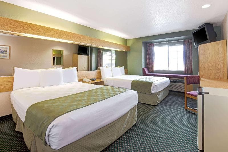 Microtel Inn & Suites by Wyndham Albuquerque West 4
