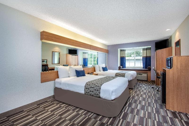 Microtel Inn & Suites by Wyndham Lillington / Campbell Univ 5