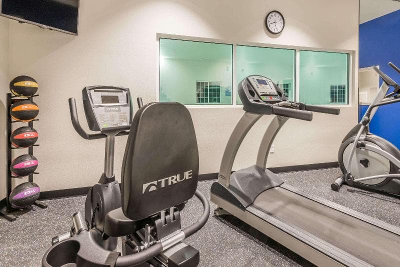 Microtel Inn & Suites by Wyndham Altoona 2