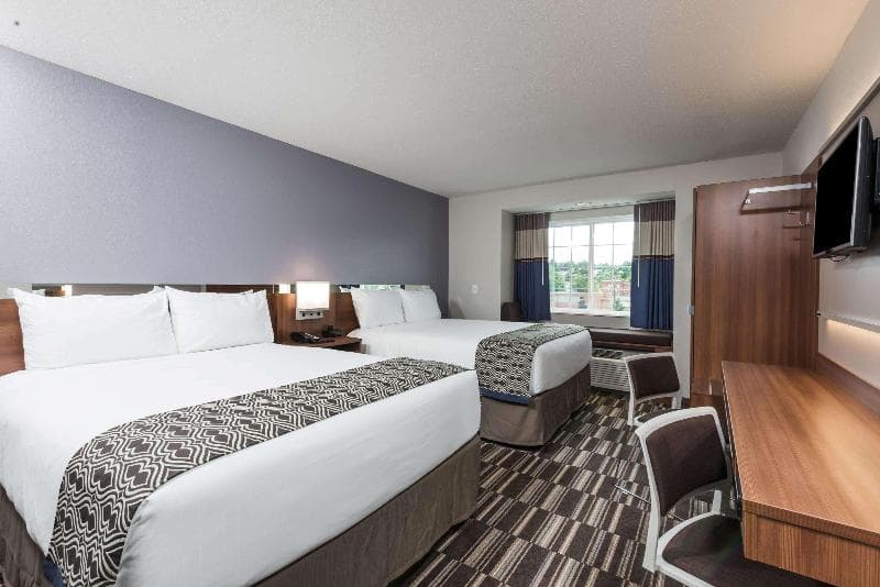 Microtel Inn & Suites by Wyndham Altoona 5