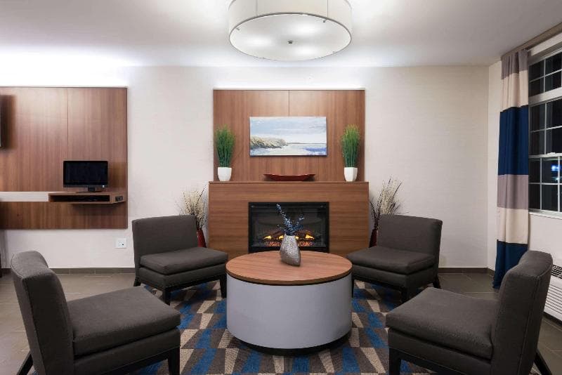 Microtel Inn & Suites by Wyndham Windham 4