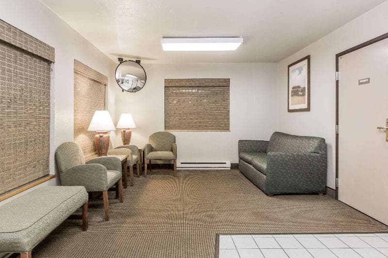 Super 8 by Wyndham Ketchikan 4