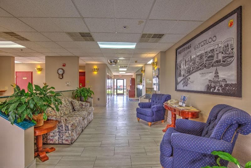 Super 8 by Wyndham Waterloo 4