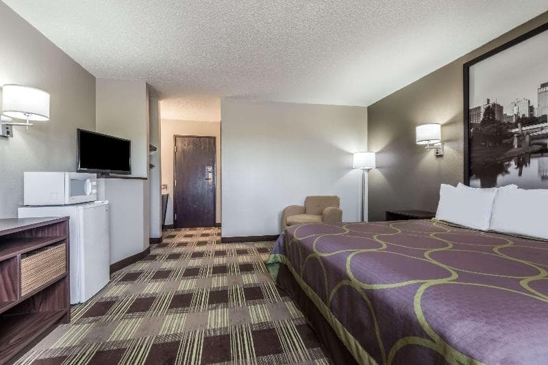 Super 8 By Wyndham Kimball 4