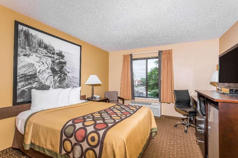 Super 8 By Wyndham Sun Prairie/Madison East 4