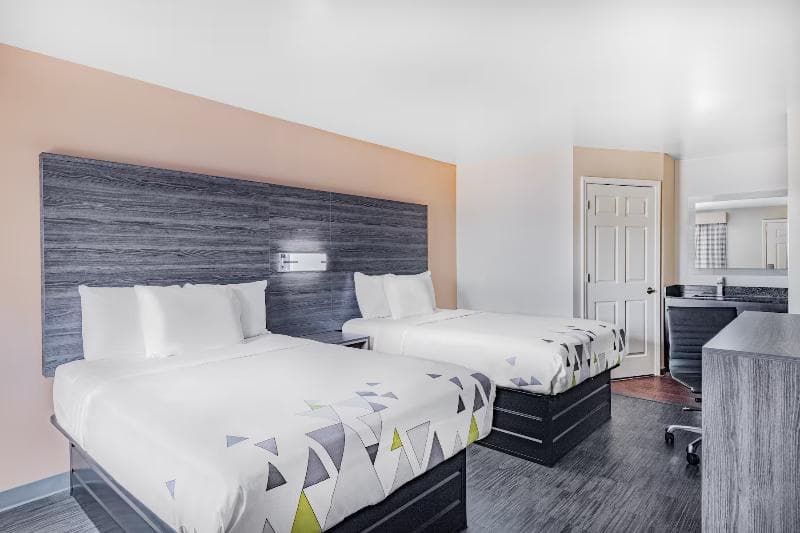 Baymont by Wyndham Commerce GA Near Tanger Outlets Mall 3