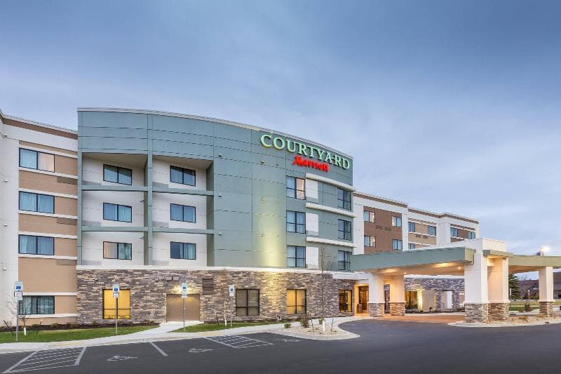 Courtyard Bismarck North 4