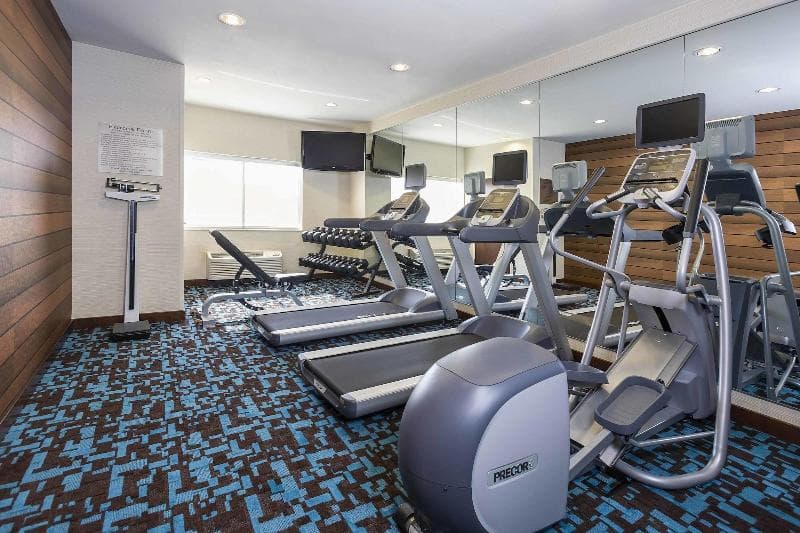 Fairfield Inn & Suites Holland 2