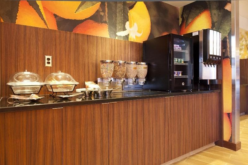 Fairfield Inn & Suites Lethbridge 2