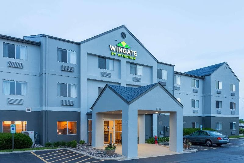 Wingate by Wyndham Gurnee photo 1