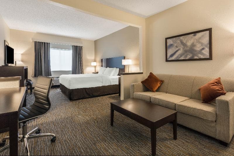 Wingate by Wyndham Gurnee 3