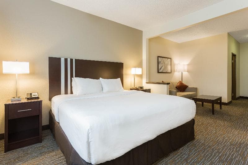 Wingate by Wyndham Gurnee 4