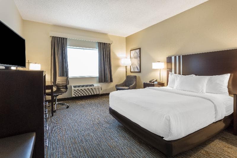 Wingate by Wyndham Gurnee 5