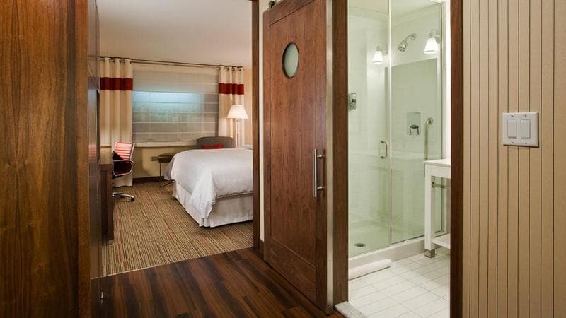 Four Points By Sheraton Buffalo Grove 4
