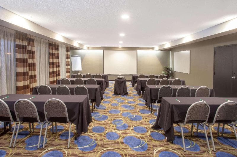 Wyndham Garden Fort Wayne photo 1