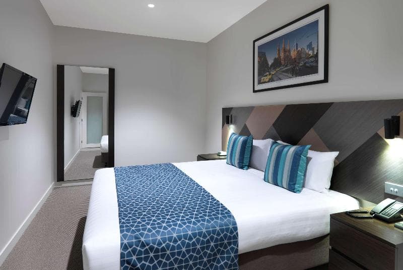 Wyndham Hotel Melbourne 4