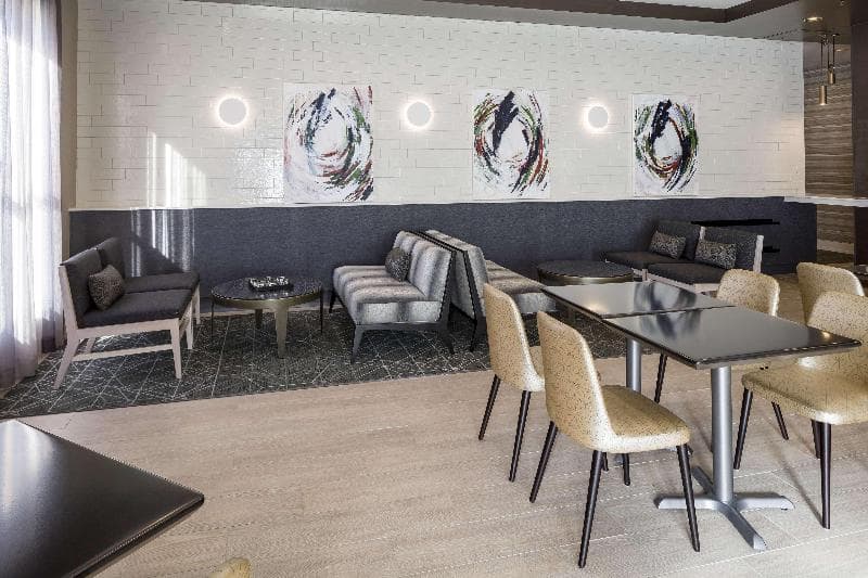 DoubleTree by Hilton Boston Logan Airport Chelsea 5