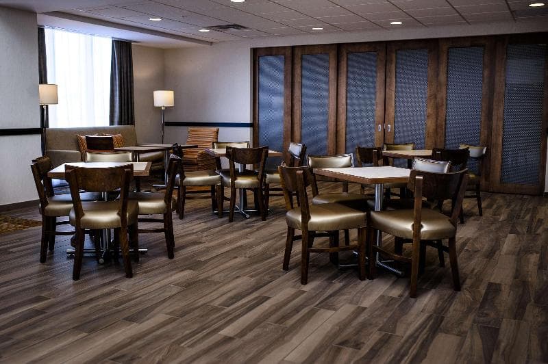 Hampton Inn & Suites by Hilton Truro 3