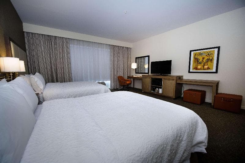 Hampton Inn & Suites by Hilton Truro 4