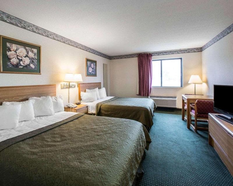 Quality Inn & Suites 4
