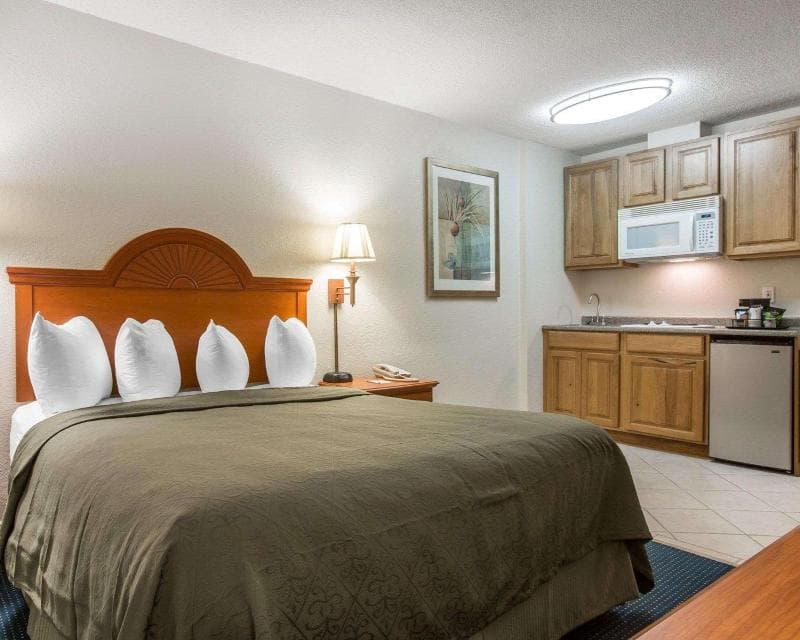 Quality Inn Massena 4