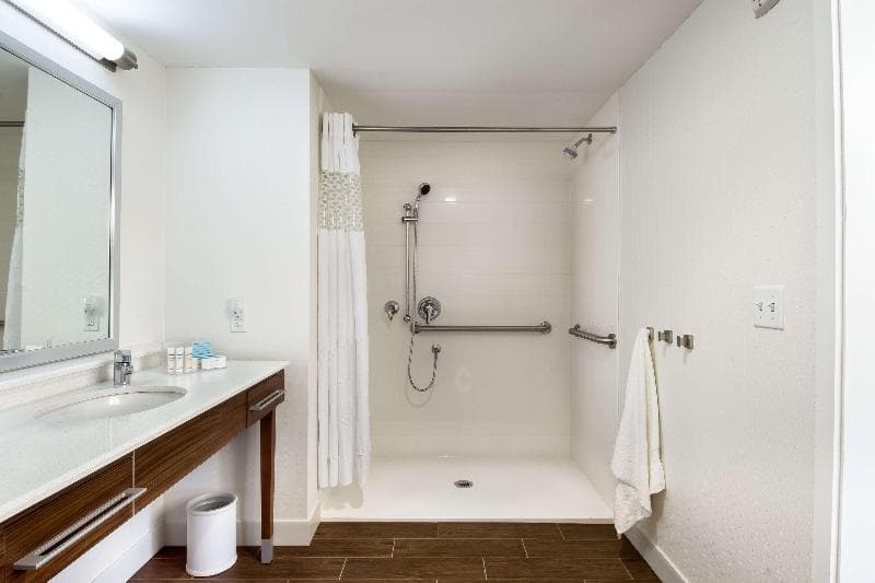 Hampton Inn & Suites Clearwater Beach 5