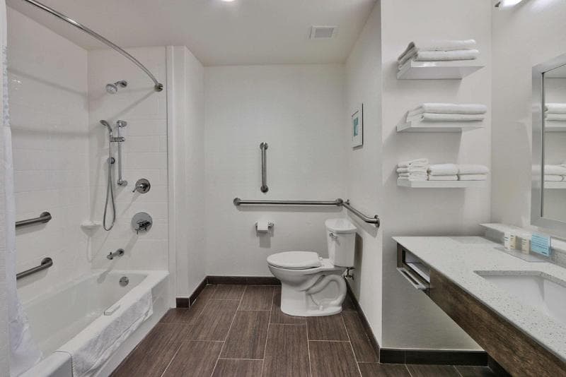 Hampton Inn & Suites Guthrie 2