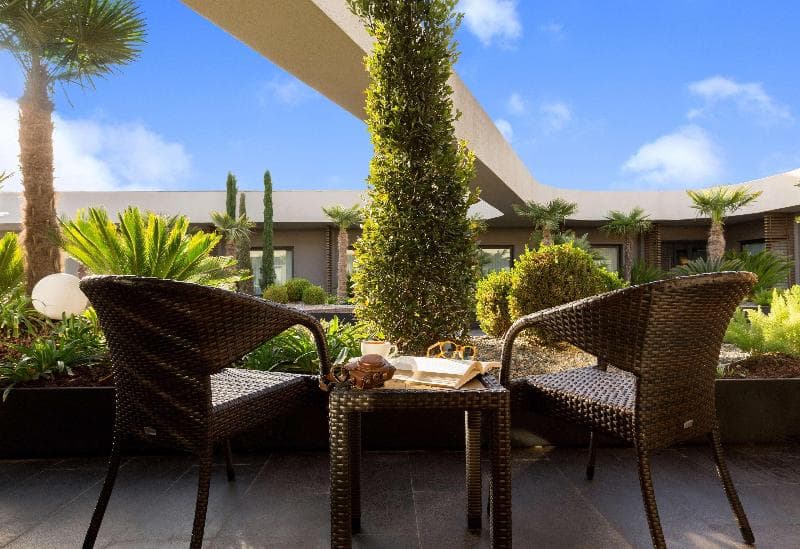 DoubleTree by Hilton Izmir Airport 3