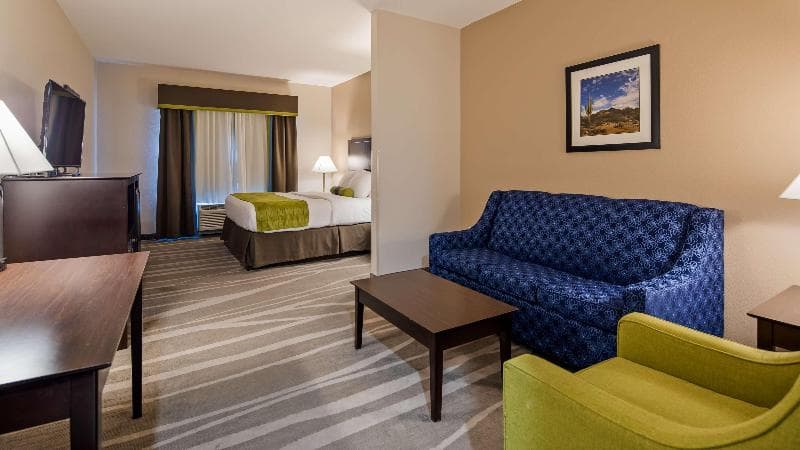 Best Western Plus Denver City Hotel & Suites 4