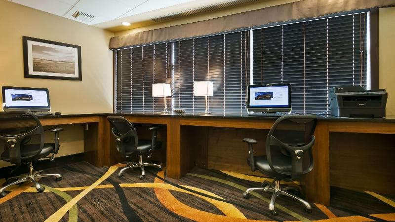 Best Western Plus Fox Creek photo 1