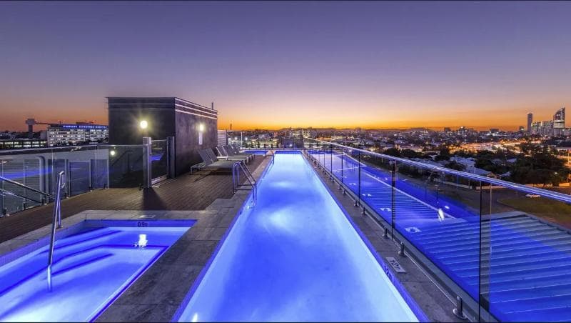 Oaks Brisbane Woolloongabba Suites 2