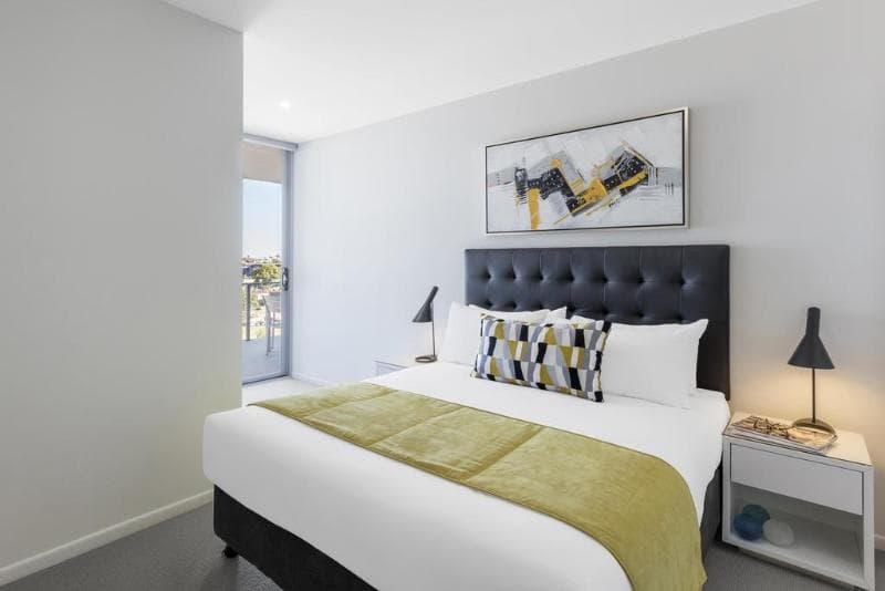 Oaks Brisbane Woolloongabba Suites 4