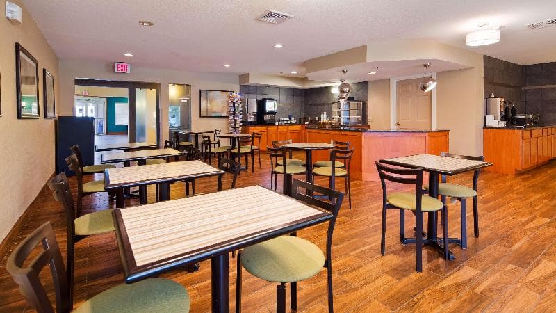 Best Western Plus Menomonie Inn & Suites 3