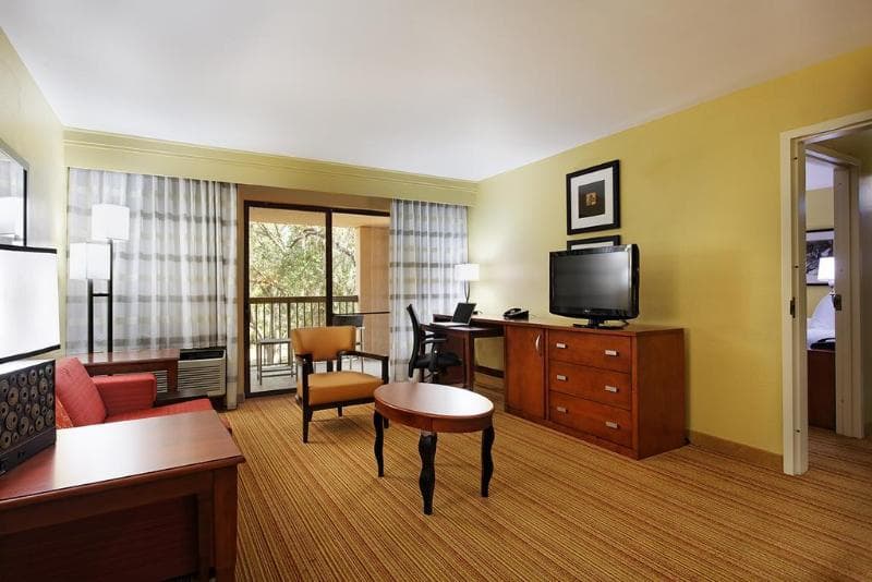 Courtyard Tampa North/I-75 Fletcher photo 1
