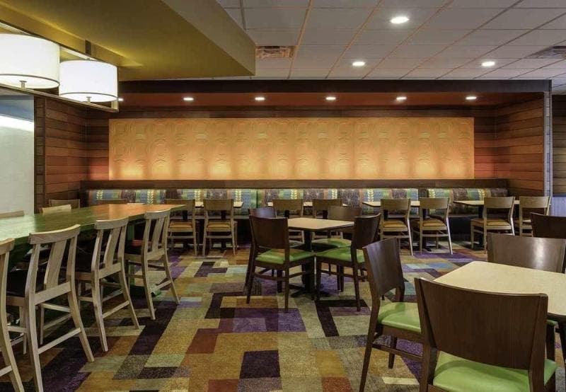 Fairfield Inn & Suites Lincoln Southeast 4