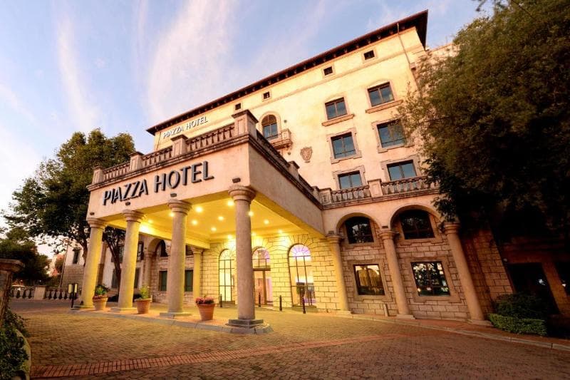 Piazza Hotel Montecasino 3
