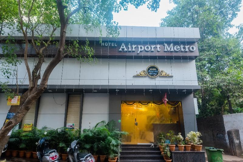 Oyo 5352 Hotel Airport Metro 3