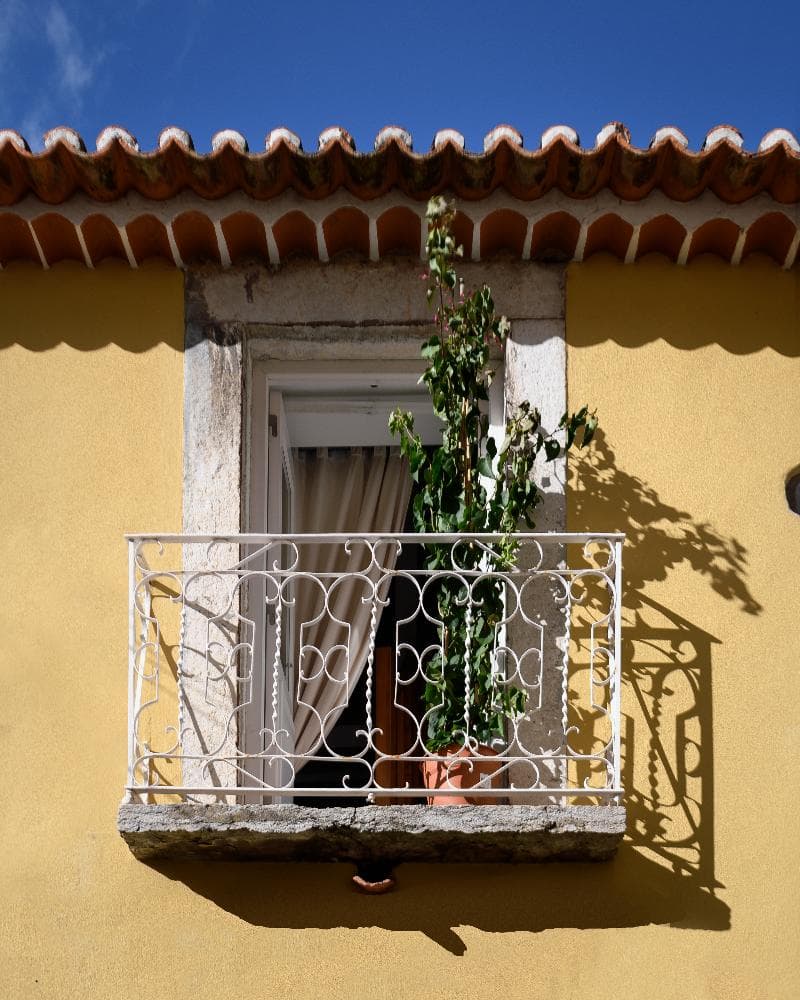 Alfama Yellow House 3