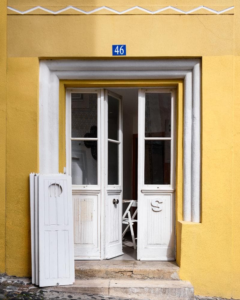 Alfama Yellow House 4