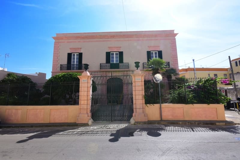 Palazzo Castriota 3
