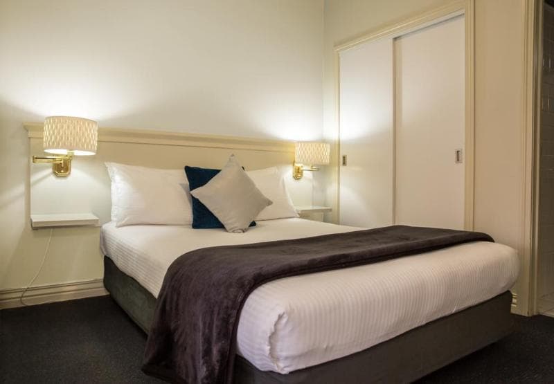 Collins Hotel Apartments 3