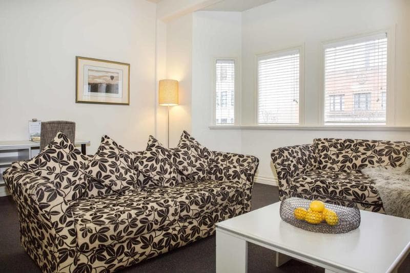 Collins Hotel Apartments 4