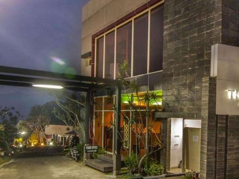 The Rizen Hotel 3