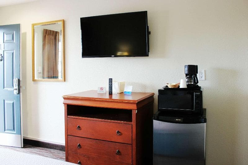 Rodeway Inn 2