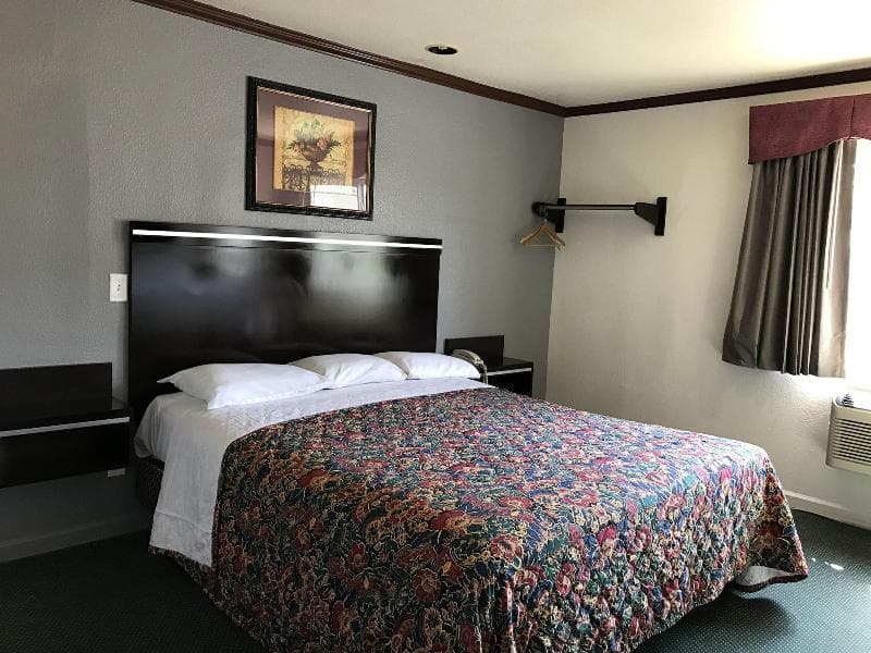 Starlight Inn Canoga Park 3