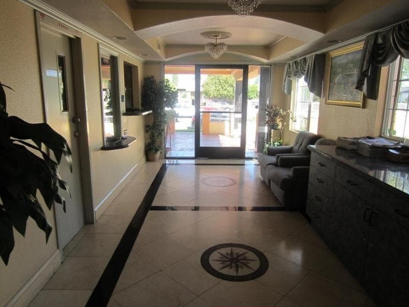 Starlight Inn Canoga Park 5